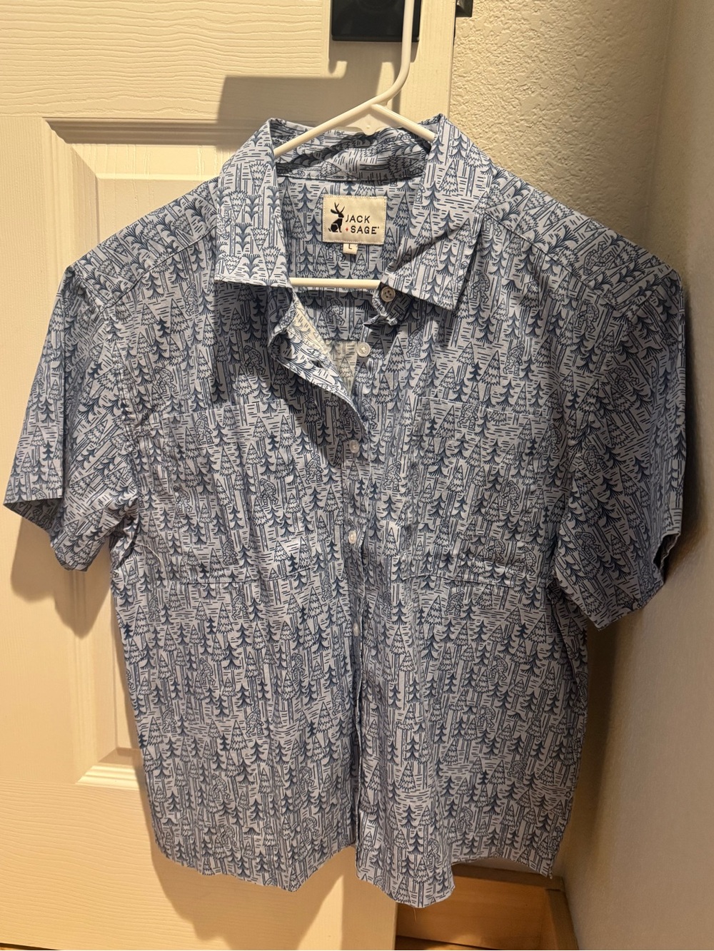 Jack and Sage Women’s Button Up Patterned Camp Shirt Blue New without Tags Large
